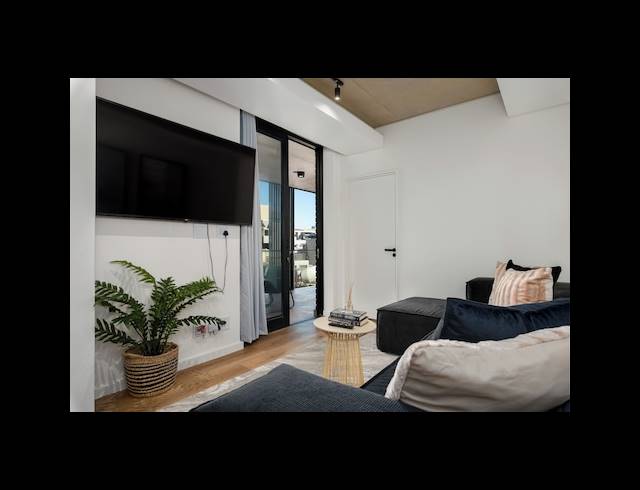 1 BEDROOM APARTMENT RENTED IN SEA POINT